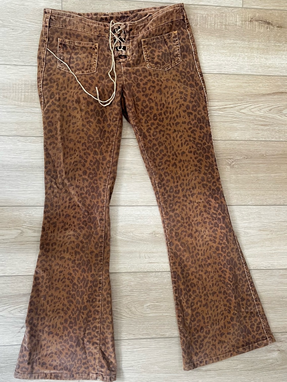 Women’s Brown Leopard-Print Skinny Jeans with Lace-Up Waist - Picture 2 of 6